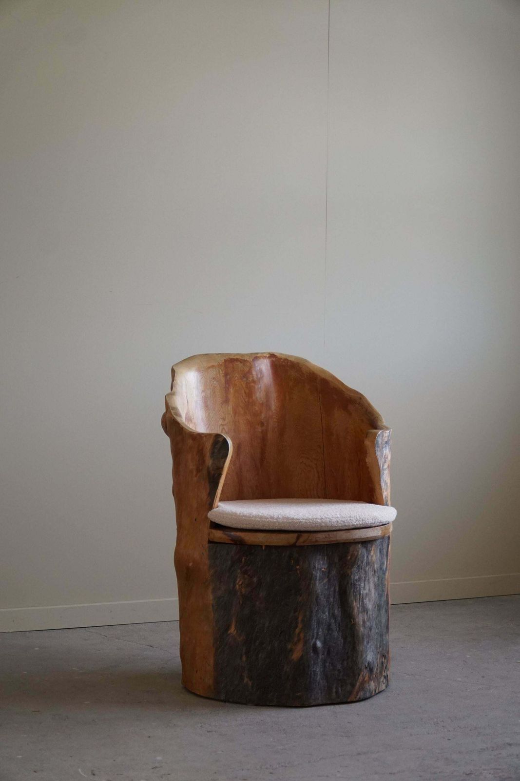 photo vintage Hand Carved Brutalist Stump Chair In Solid Pine, Wabi Sabi Style, Swedish, 1970s