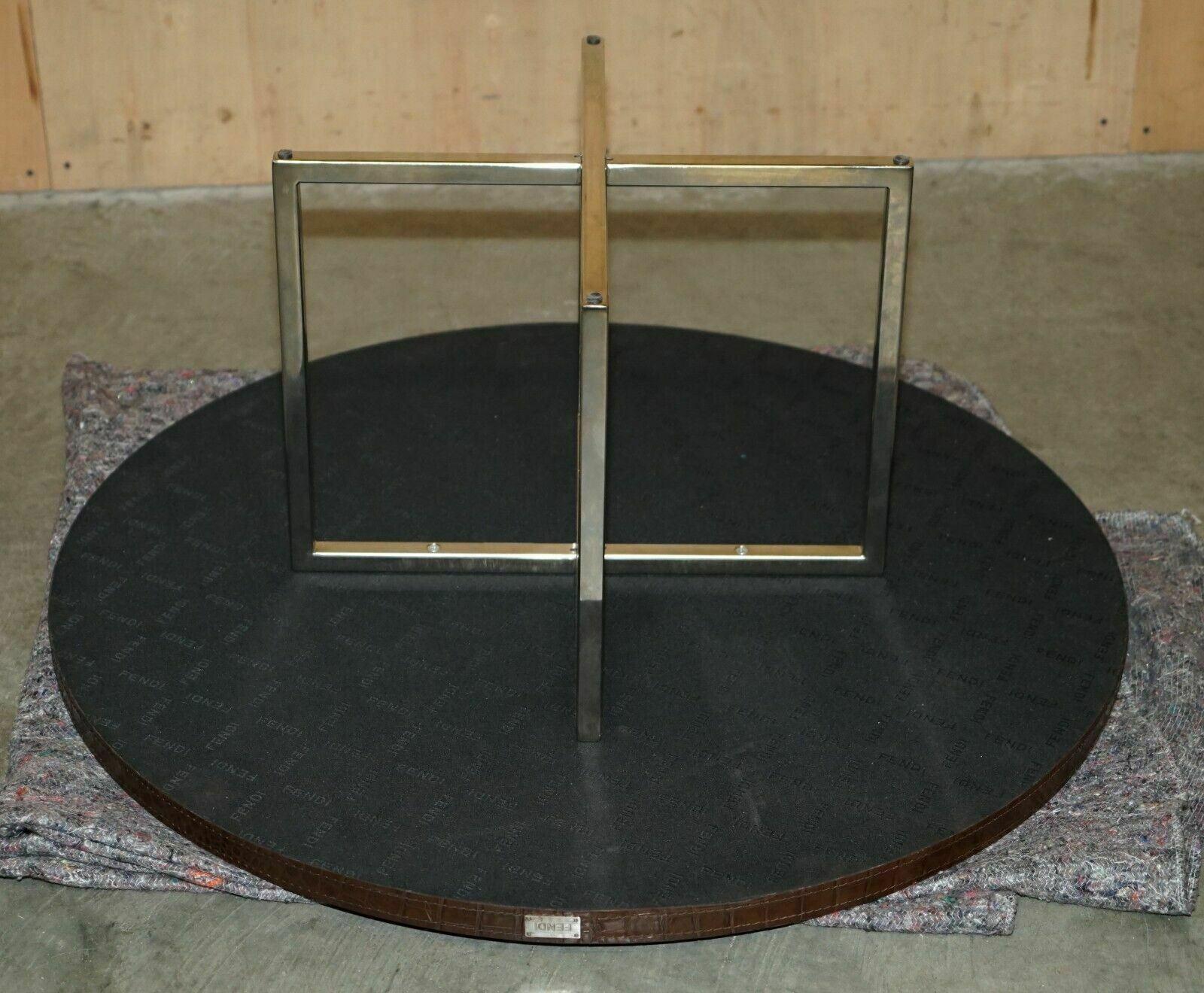 photo vinterior Stunning Fendi Crocodile / Alligator Brown Leather Patina Coffee Cocktail Table