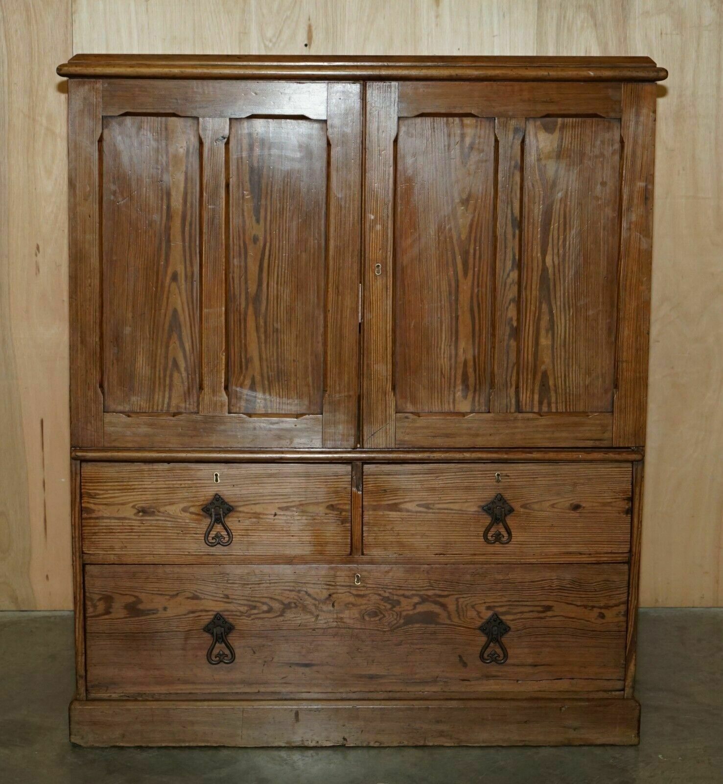 Medium Antique Victorian Pine Housekeepers Cupboard With Sliding Linen Shelf photo 2850.0