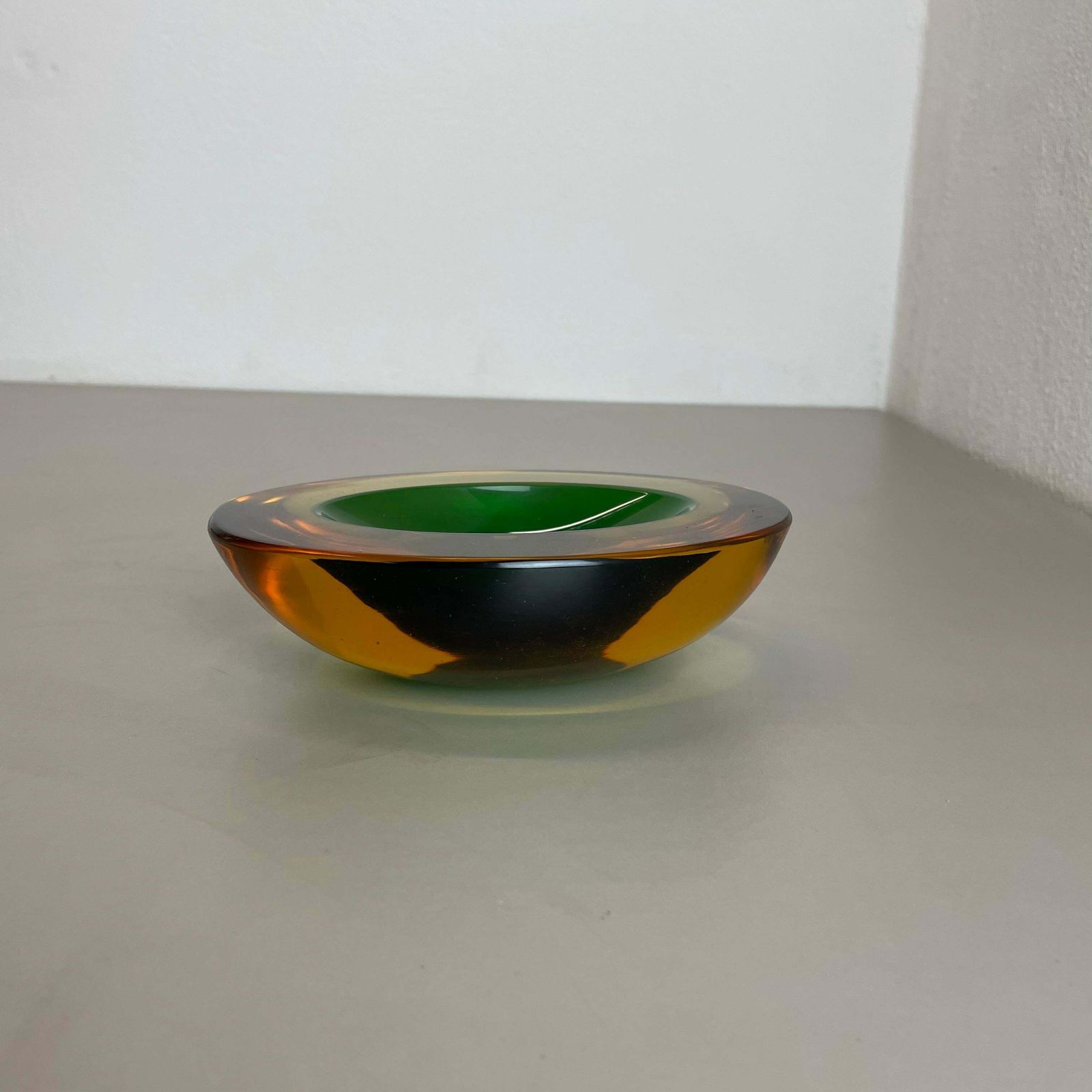 Heavy 1.5kg Glass "Green Yellow" Bowl Element Shell Ashtray Murano Italy, 1970s photo Home Decor