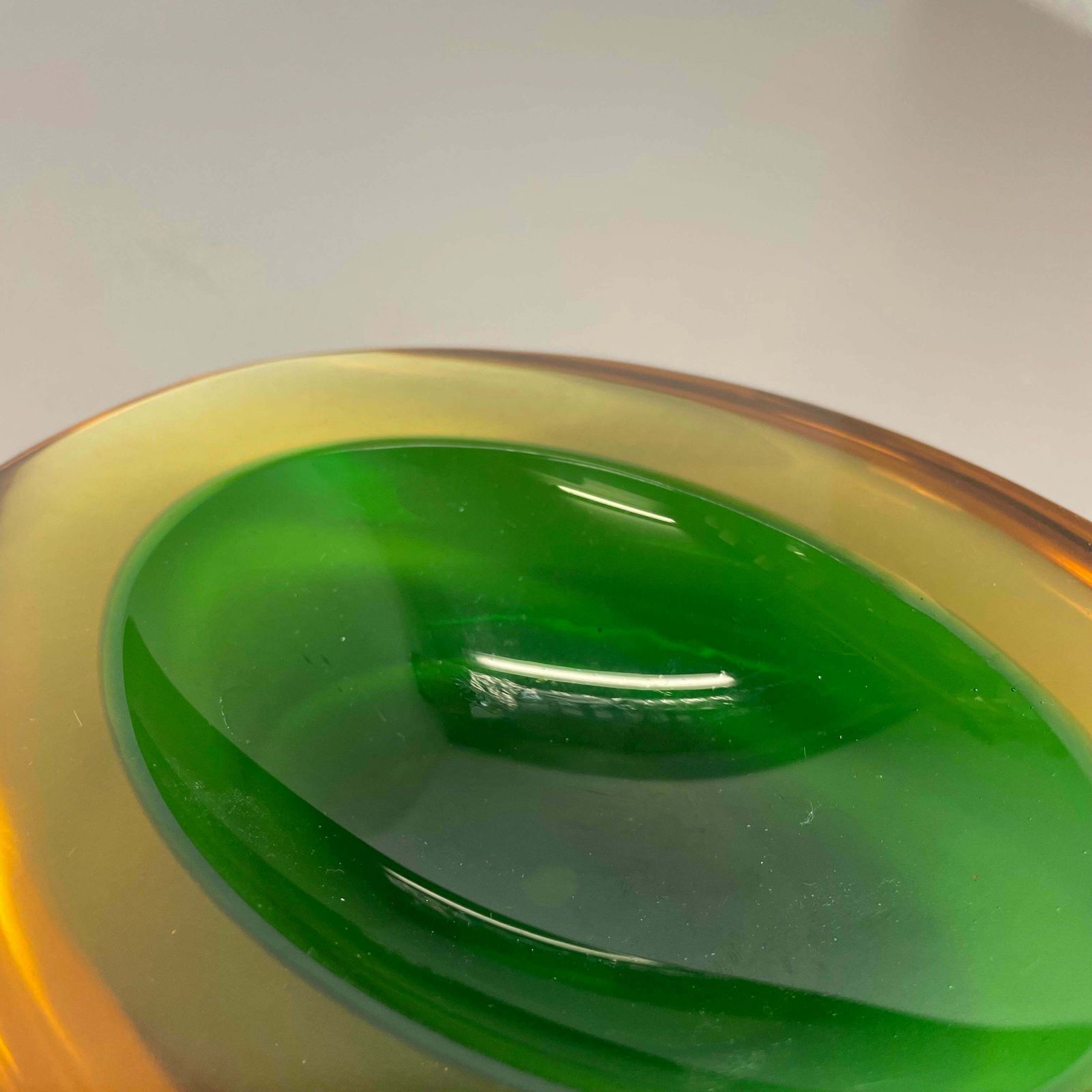 photo vinterior Heavy 1.5kg Glass "Green Yellow" Bowl Element Shell Ashtray Murano Italy, 1970s