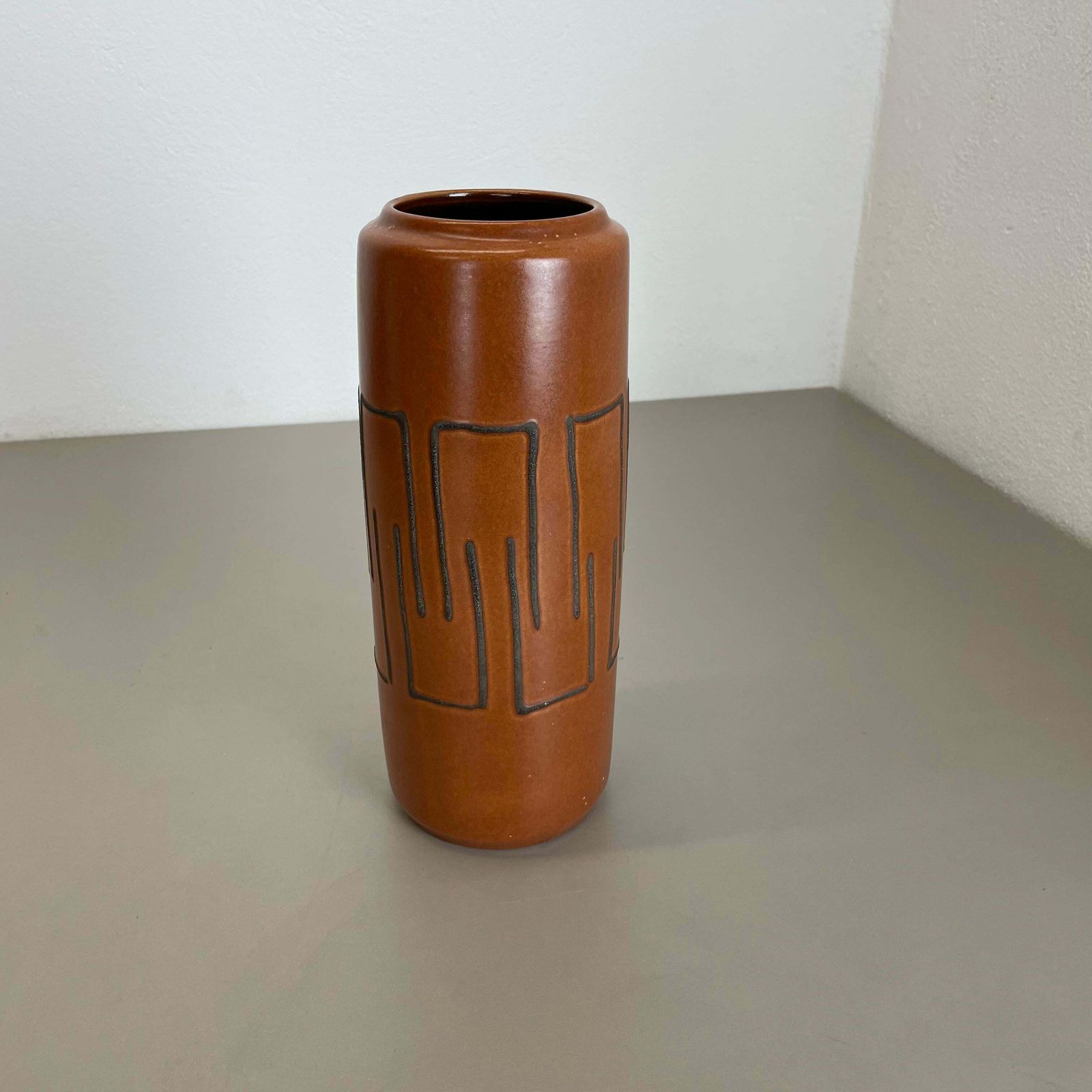 Extraordinary "Abstract Line" Tube Pottery Fat Lava Vase Scheurich Germany 1970 photo for sale