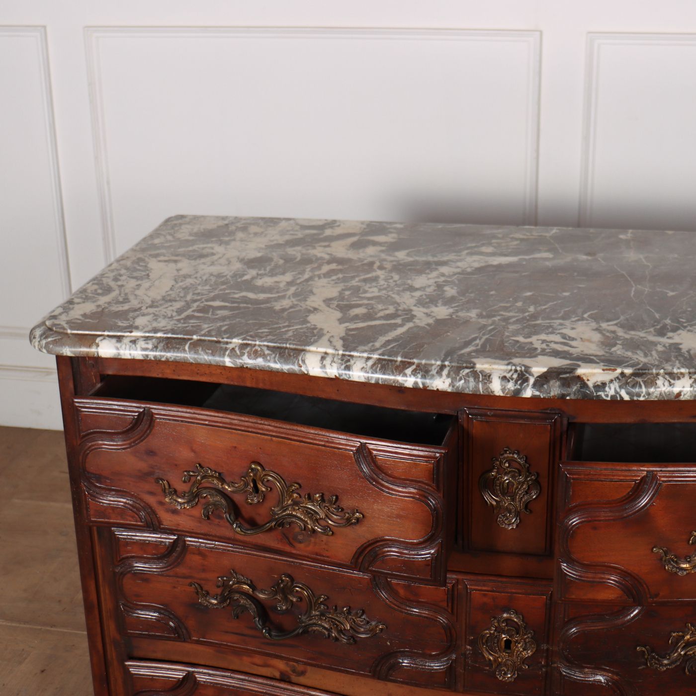 18th Century French Serpentine Commode photo buy