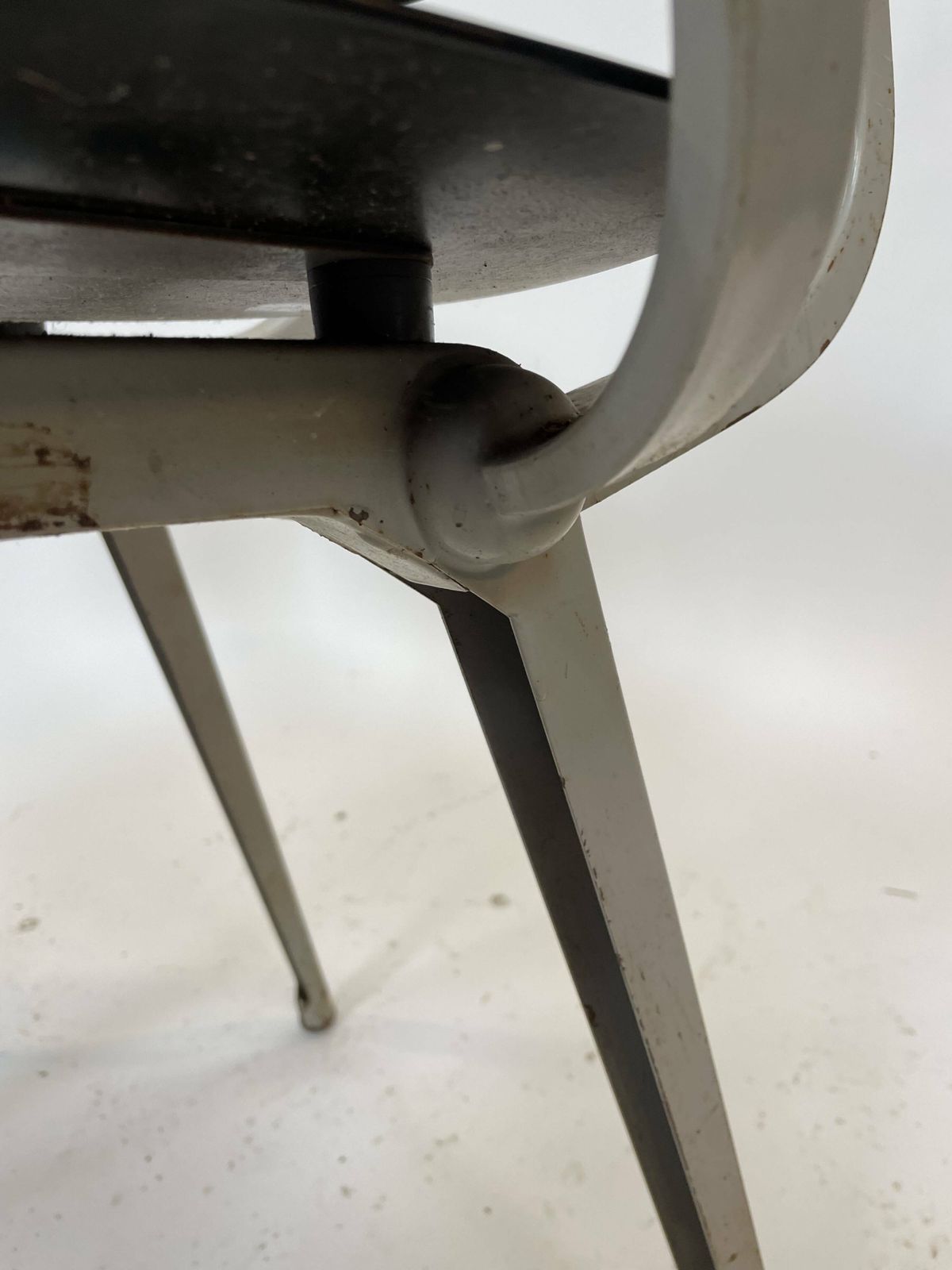 photo buy Friso Kramer Revolt Arm Chair For Ahrend De Cirkel 1953