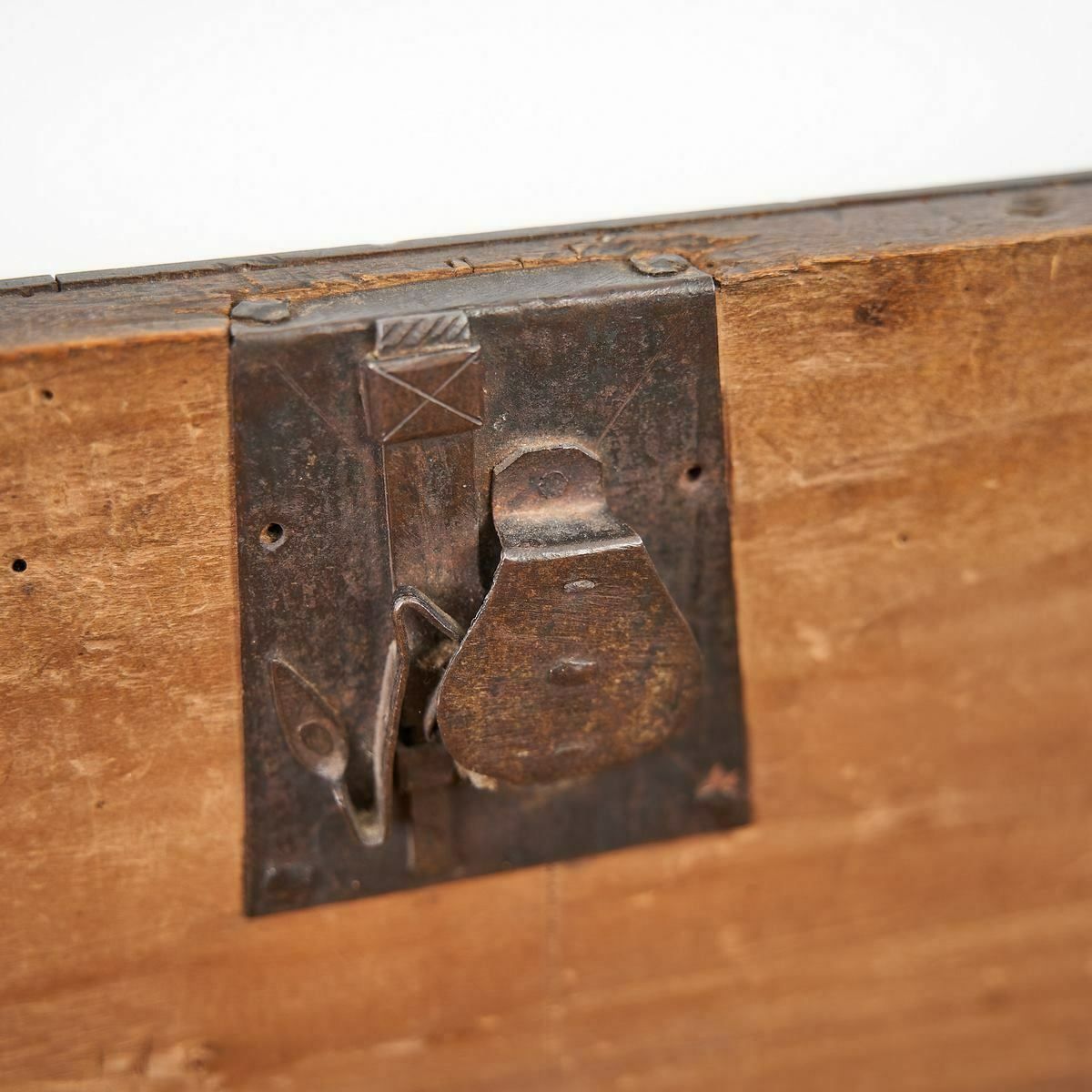 Canterano Emiliano, 17th Century photo Furniture