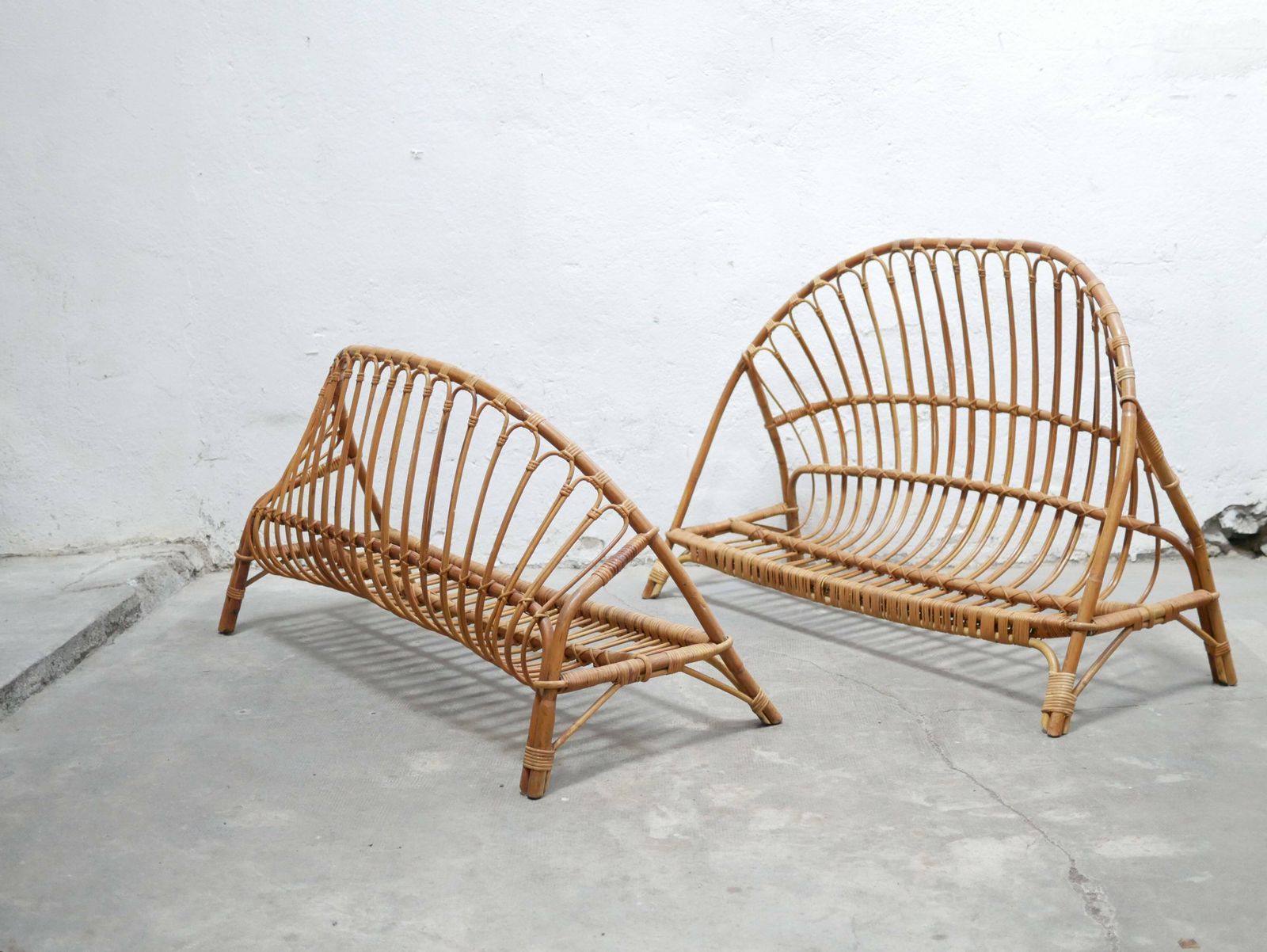 534.0 Vintage Rattan Basket Bed 120cm X 190cm photo