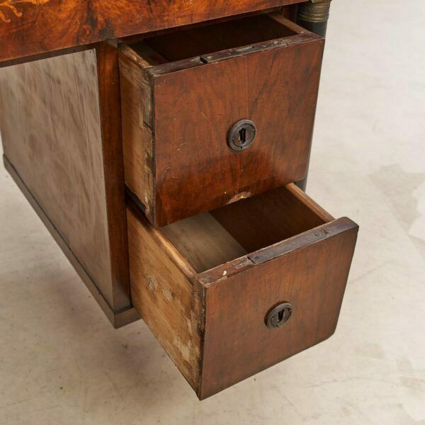 Empire Desk From The Center photo vinterior