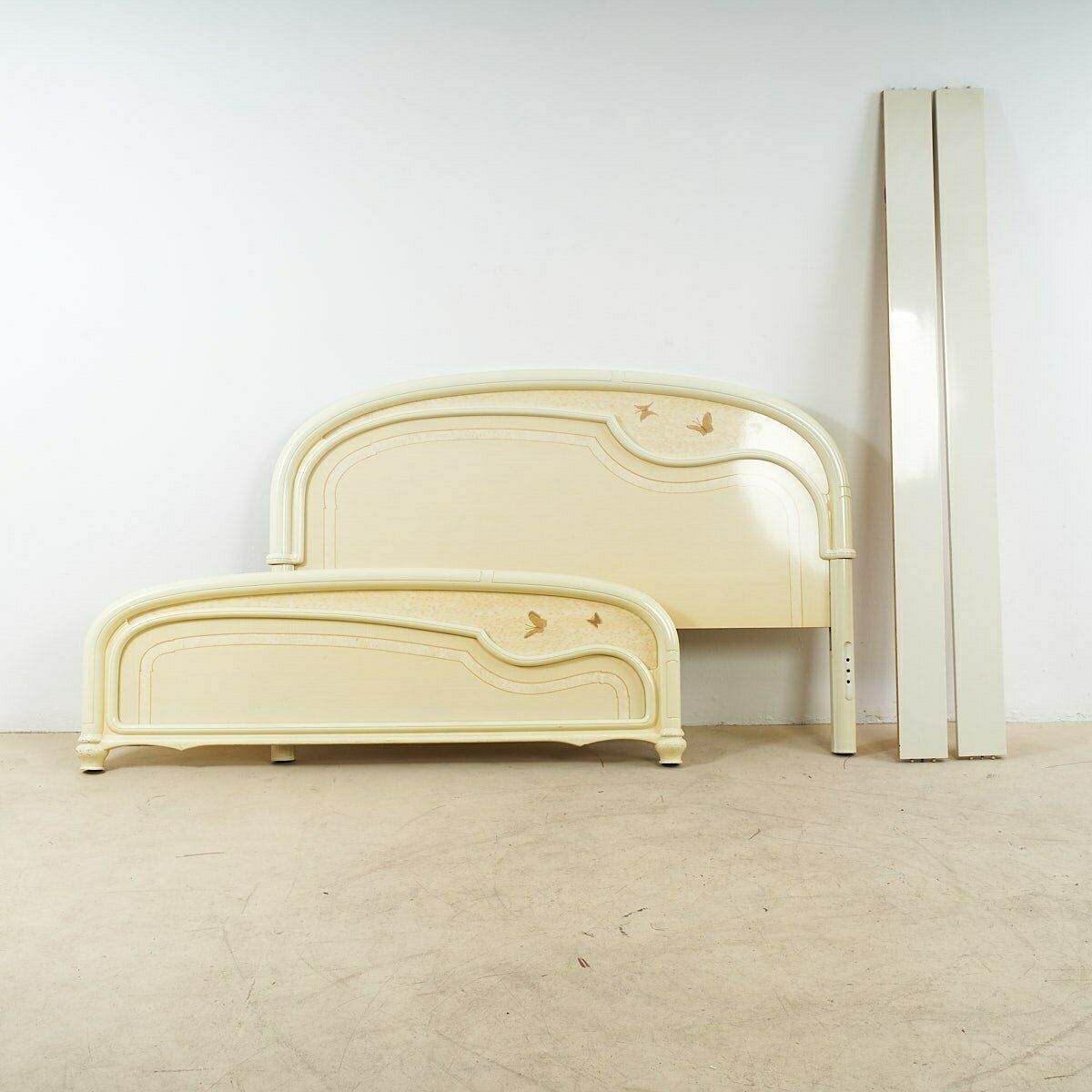 White Lacquered Bed