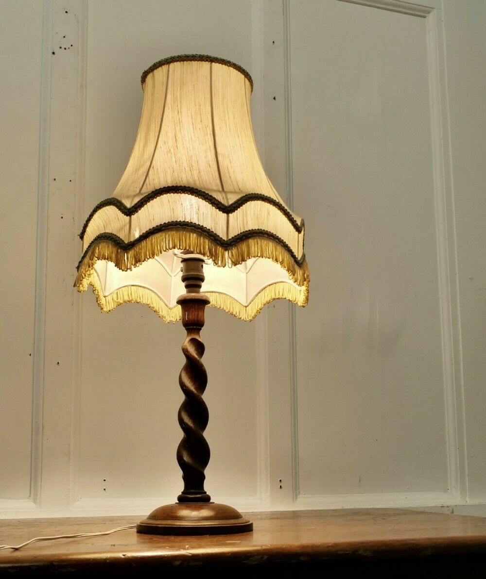 Lovely Oak Turned Barley Twist Table Lamp photo for sale