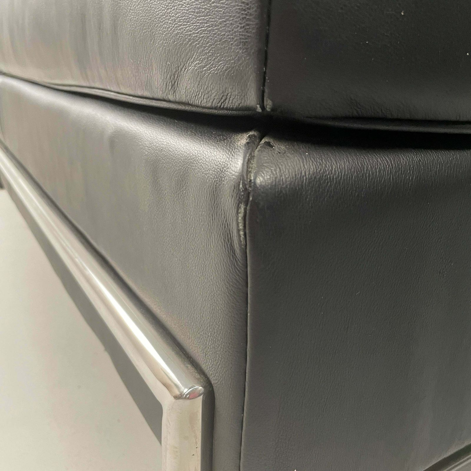 Vintage Style Black Eileen Gray Day Bed/Sofa photo vinterior