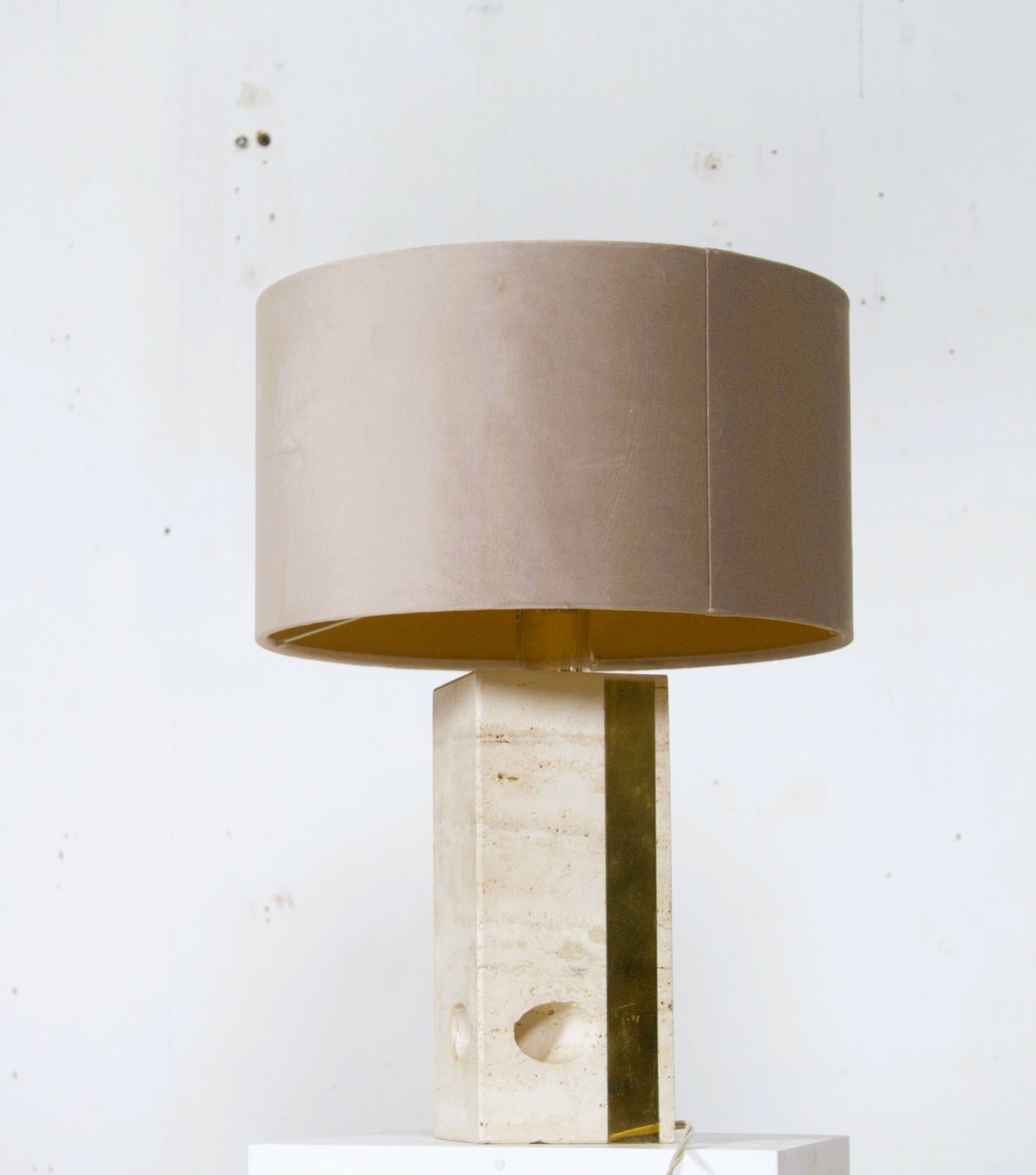 Mid Century Italian Table Lamp In Travertine Attributed To Fratelli Mannelli, 1970s photo Lighting