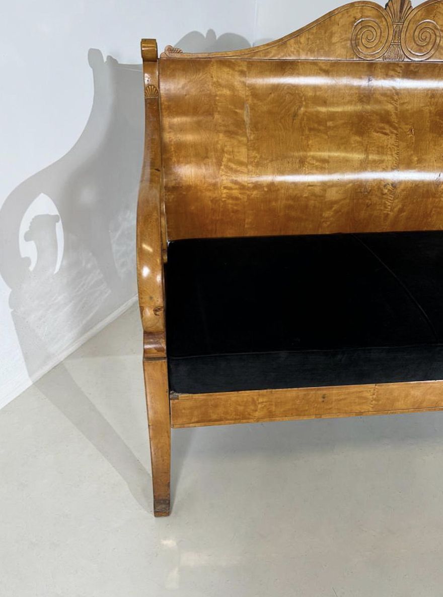 photo furniture Bench In Birch Veneer, Russia, Early 19th Century