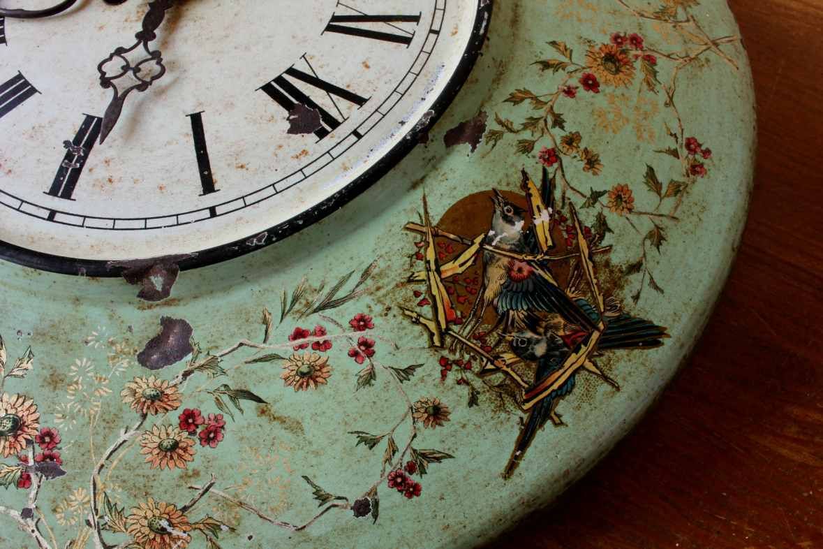 French Aesthetic Toleware Wall Clock. Large Green Metal Country House. photo 525.0