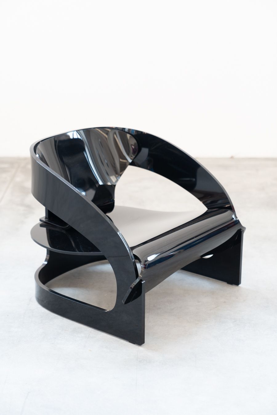 photo furniture Colombo Joe Armchair For Kartell, 1980s