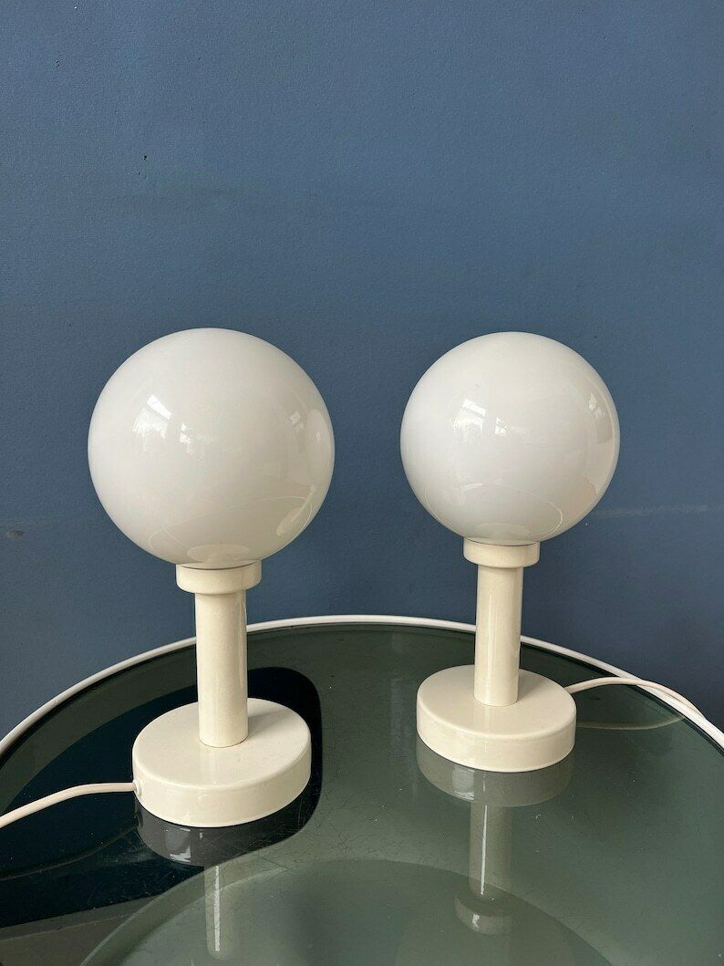 Set (2) Witte Space Age Tafellampen Met Opaline Glazen Kap photo buy