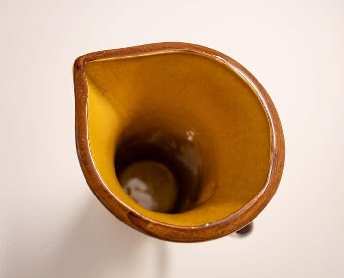 photo vinterior Mid Century Yellow Carafe Set With 5 Cups In Glazed Ceramic, France 1970s
