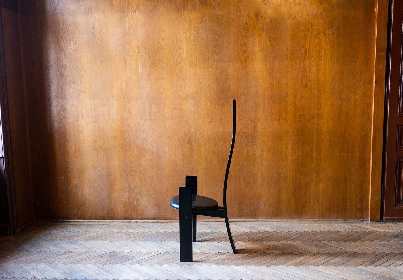 photo vintage Mid Century Modern Wooden “Golem” Dining Room Chairs By Vico Magistretti, Italy 1969