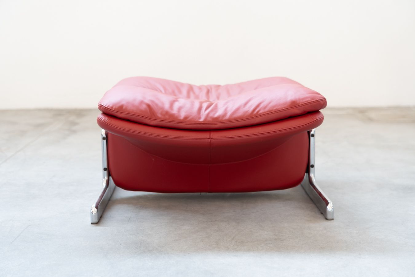 Furniture Armchair And Footstool In Red Leather, Vitelli And Ammannati, For Brunati 70/80 photo