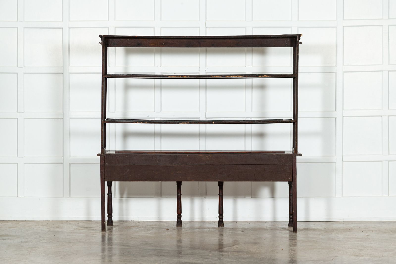 photo vintage 18thc English Oak Dresser, 18th Century And Earlier