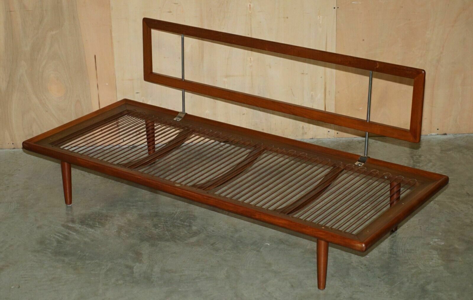 photo vinterior Fine Peter Hvidt & Orla Mølgaard Nielsen France & Son Mid Century Modern Sofa