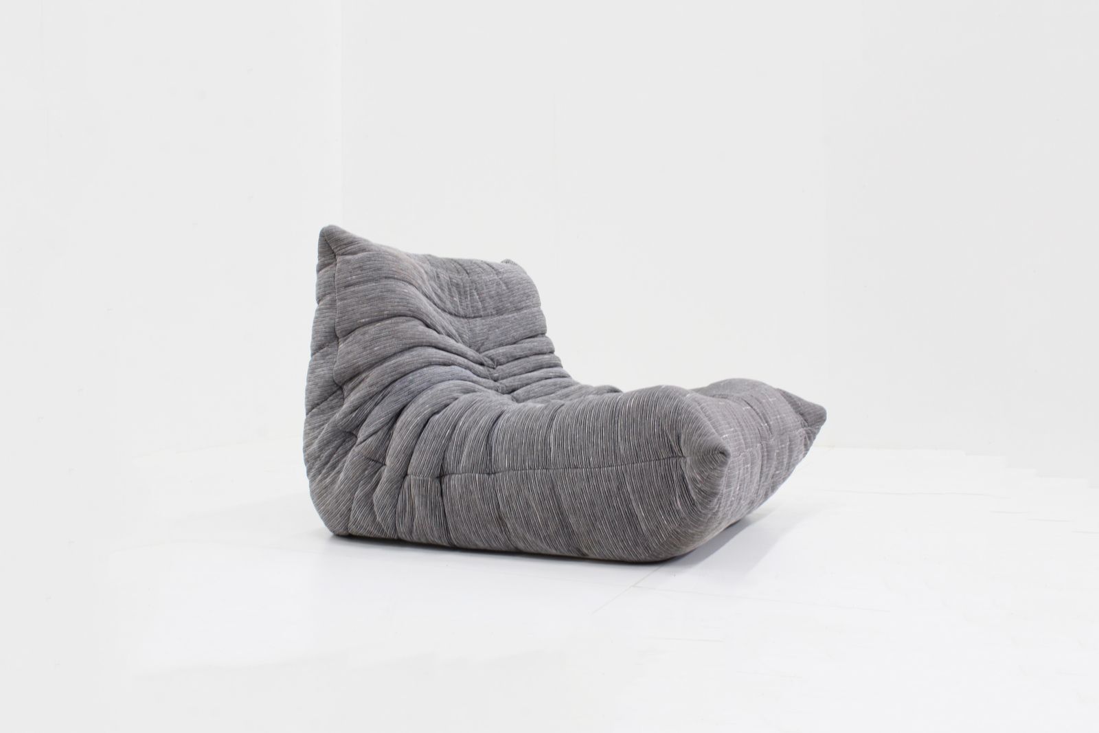 Original Vintage Togo Ligne Roset Chair By Michel Ducaroy