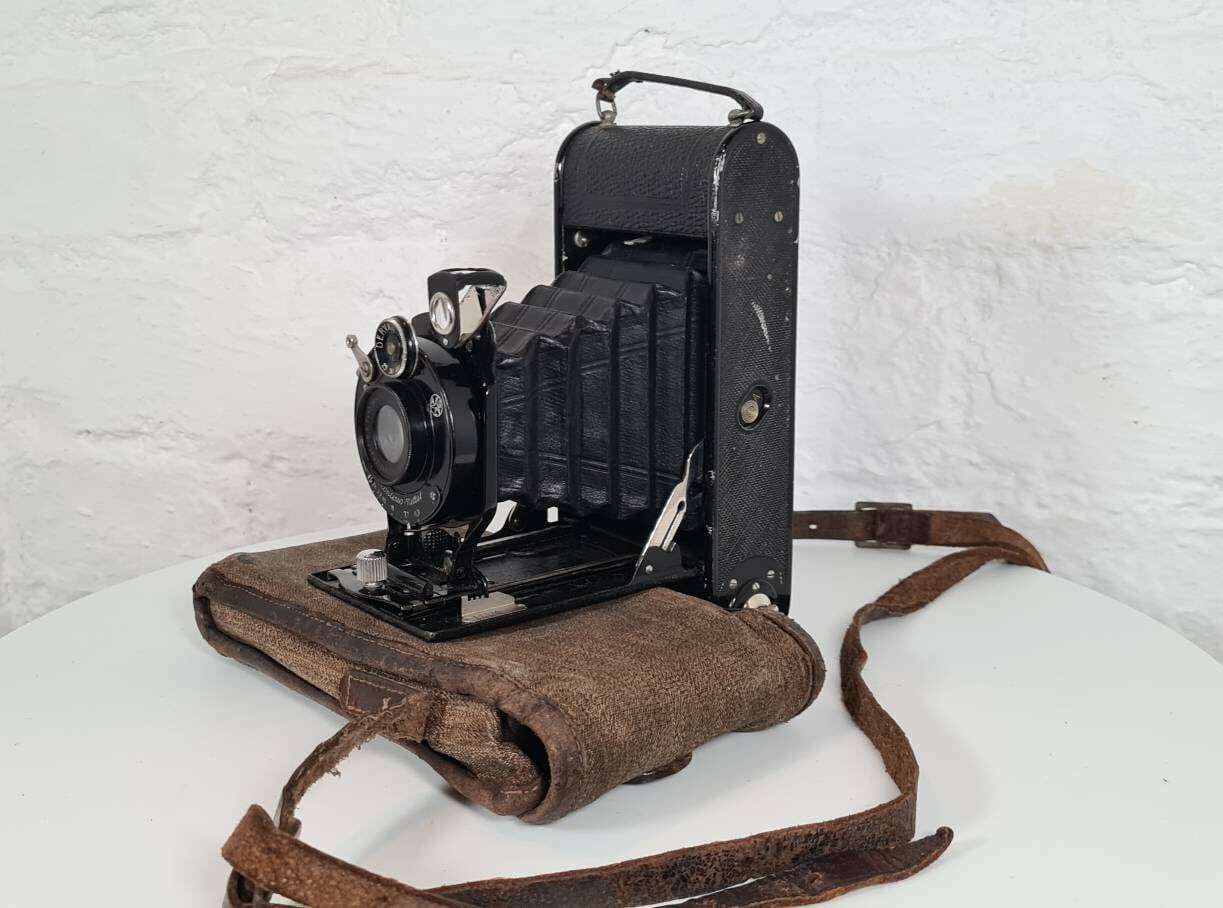 Contessa Nettel Vintage Camera / Folding Camera / 1920’s Vintage Photography Equipment