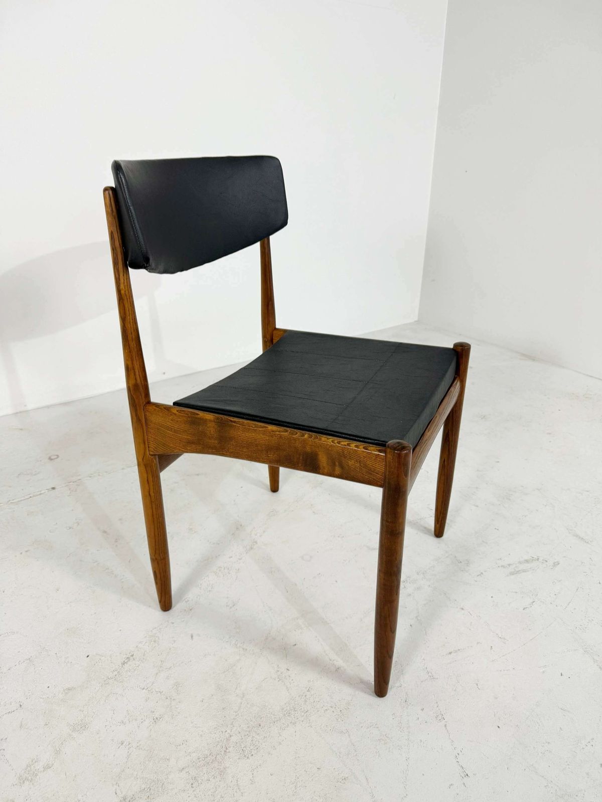 Set Of 6 Vintage Teak Diningchairs With Black Skai Fabric photo Furniture