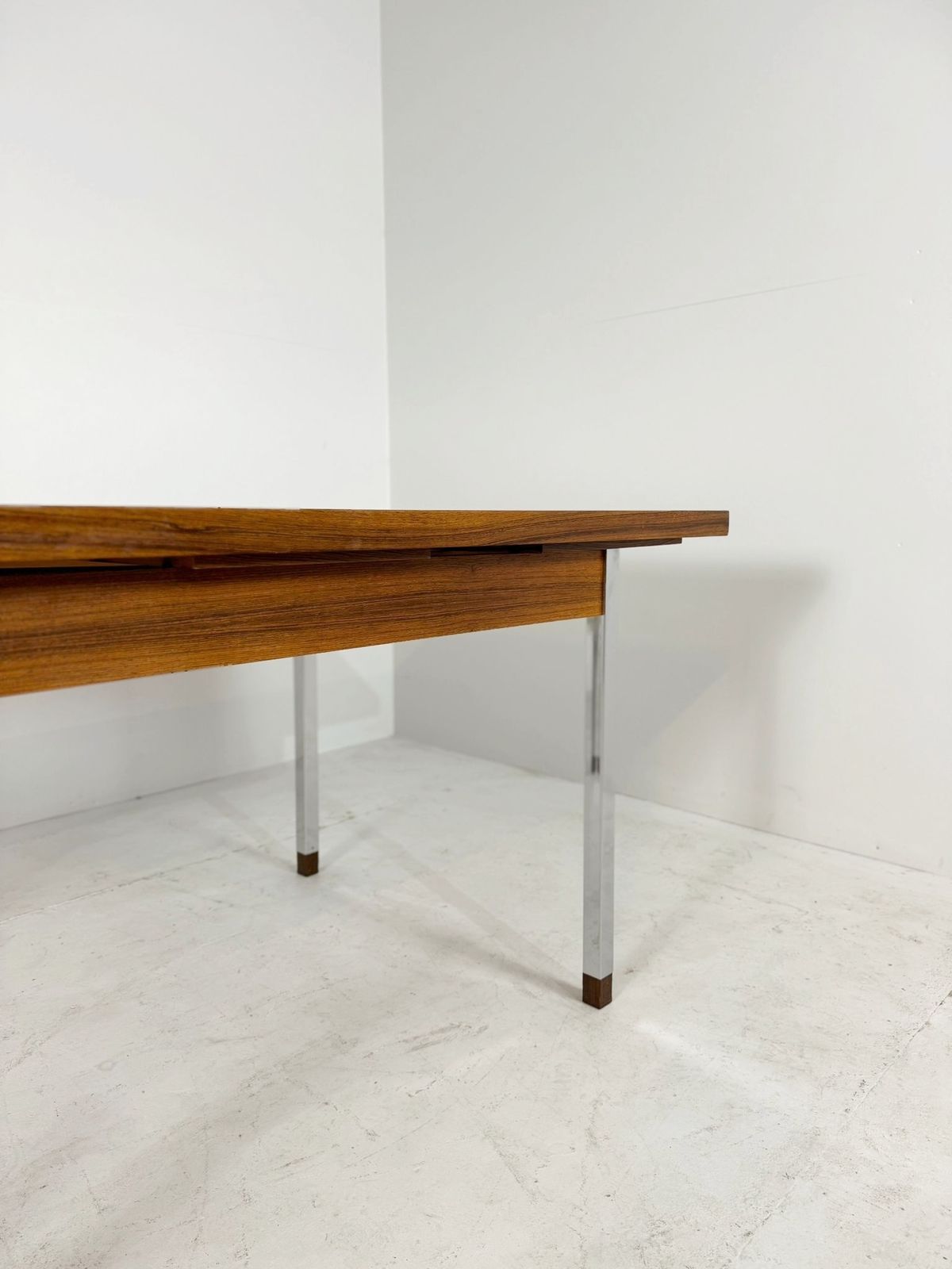 Uitschuifbare Vintage Teakhouten Eettafel Met Chromen Poten Van Alfred Hendrickx Voor Belform photo Meubels