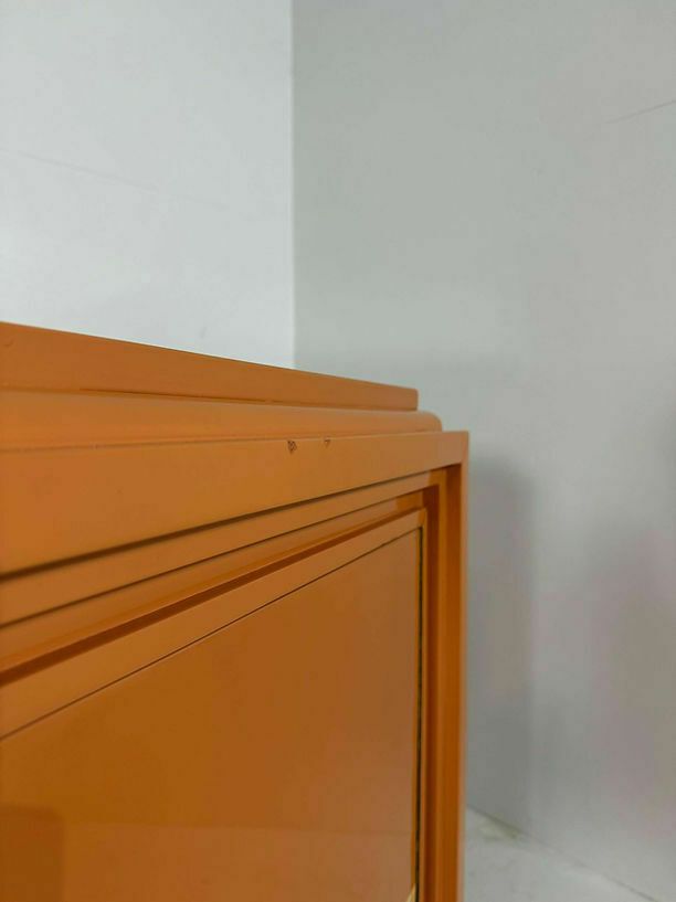 photo for sale Italiaans Dressoir Met Oranje Lak En Inlegwerk, Jaren 1970