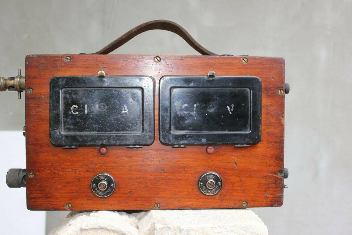 Vintage Rare Volt And Ammeter, Combined Measuring Device Made In England 30's Navigational Military Tool Collectible photo furniture