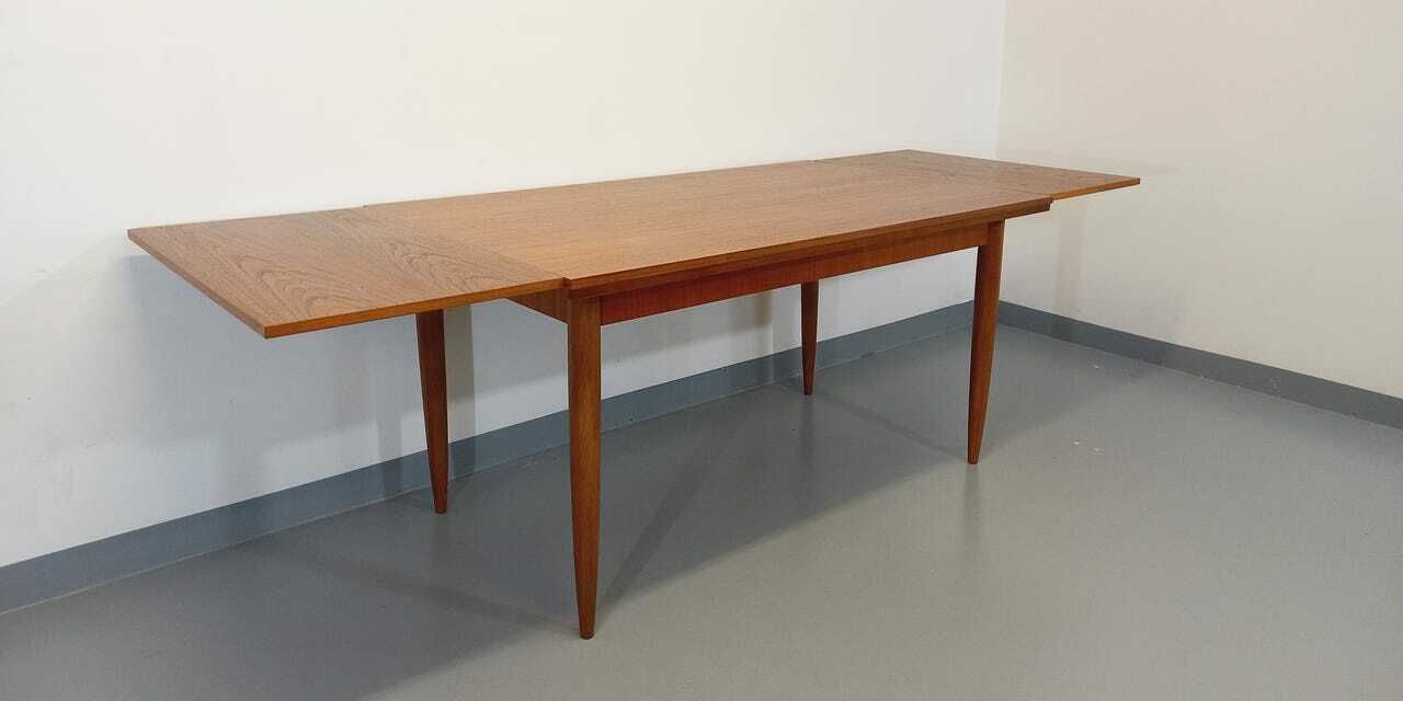 photo furniture Table rectangulaire scandinave en teck