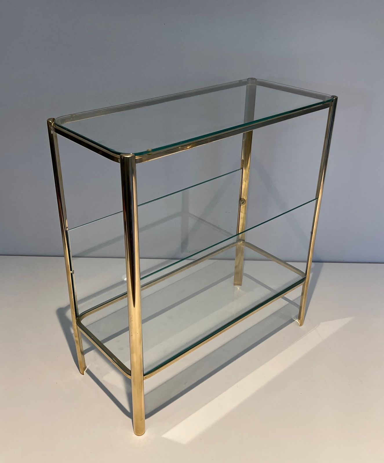 Magazine Rack In Polished Bronze And Glass Signed Jacques Théophile Lepelletier And Stamped Broncz