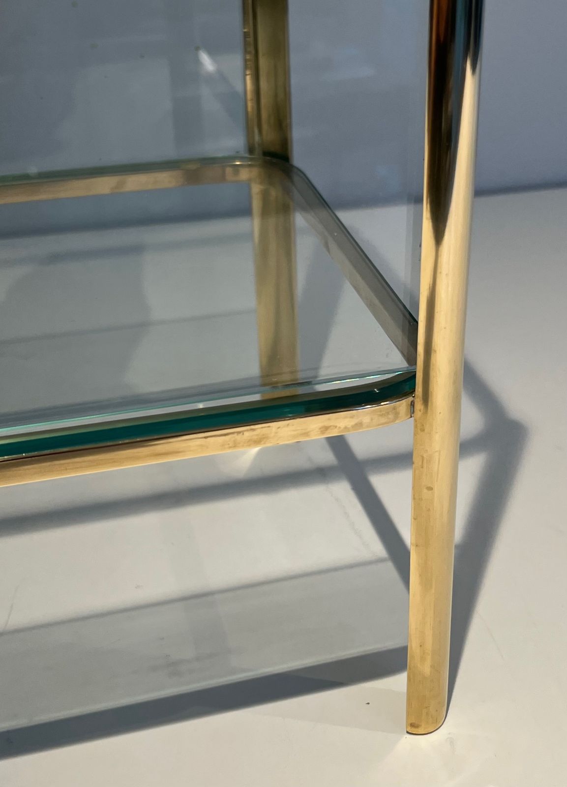 photo vinterior Magazine Rack In Polished Bronze And Glass Signed Jacques Théophile Lepelletier And Stamped Broncz