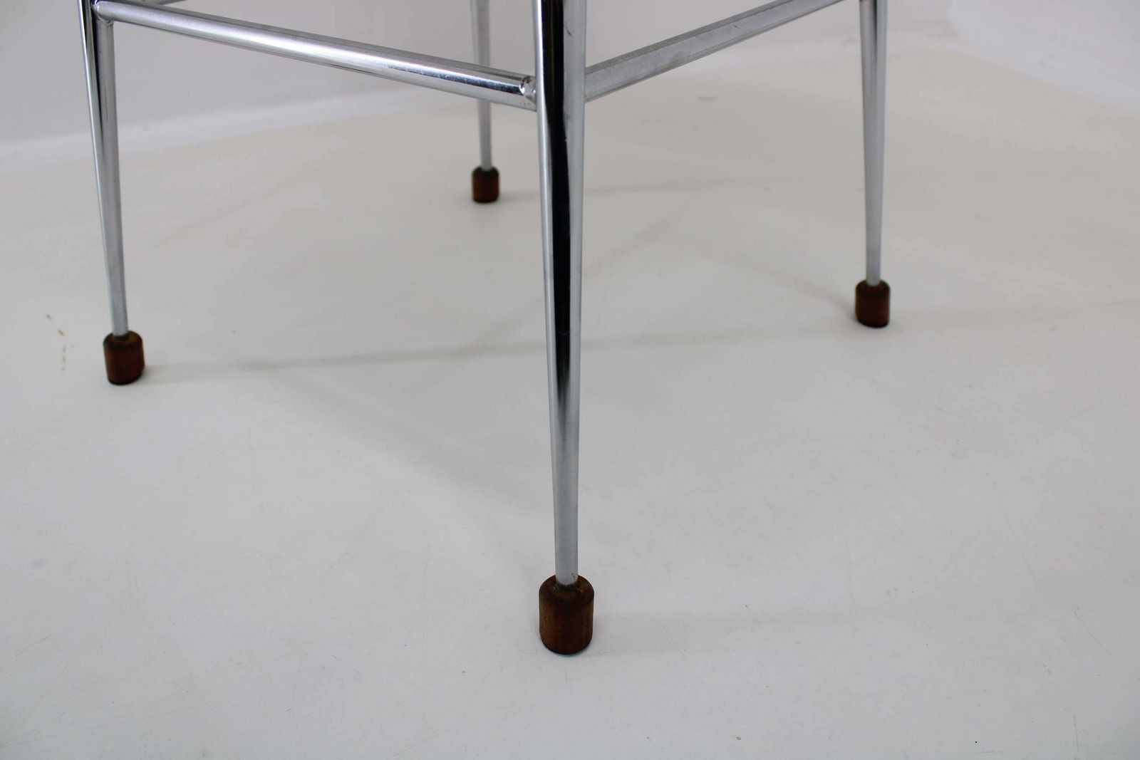 photo vintage 1960s Set Of Four Restored Bar Chairs, Czechoslovakia