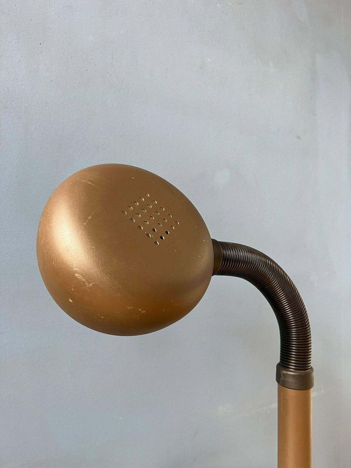 photo furniture Bruine Space Age Bureaulamp Met Verstelbare Arm