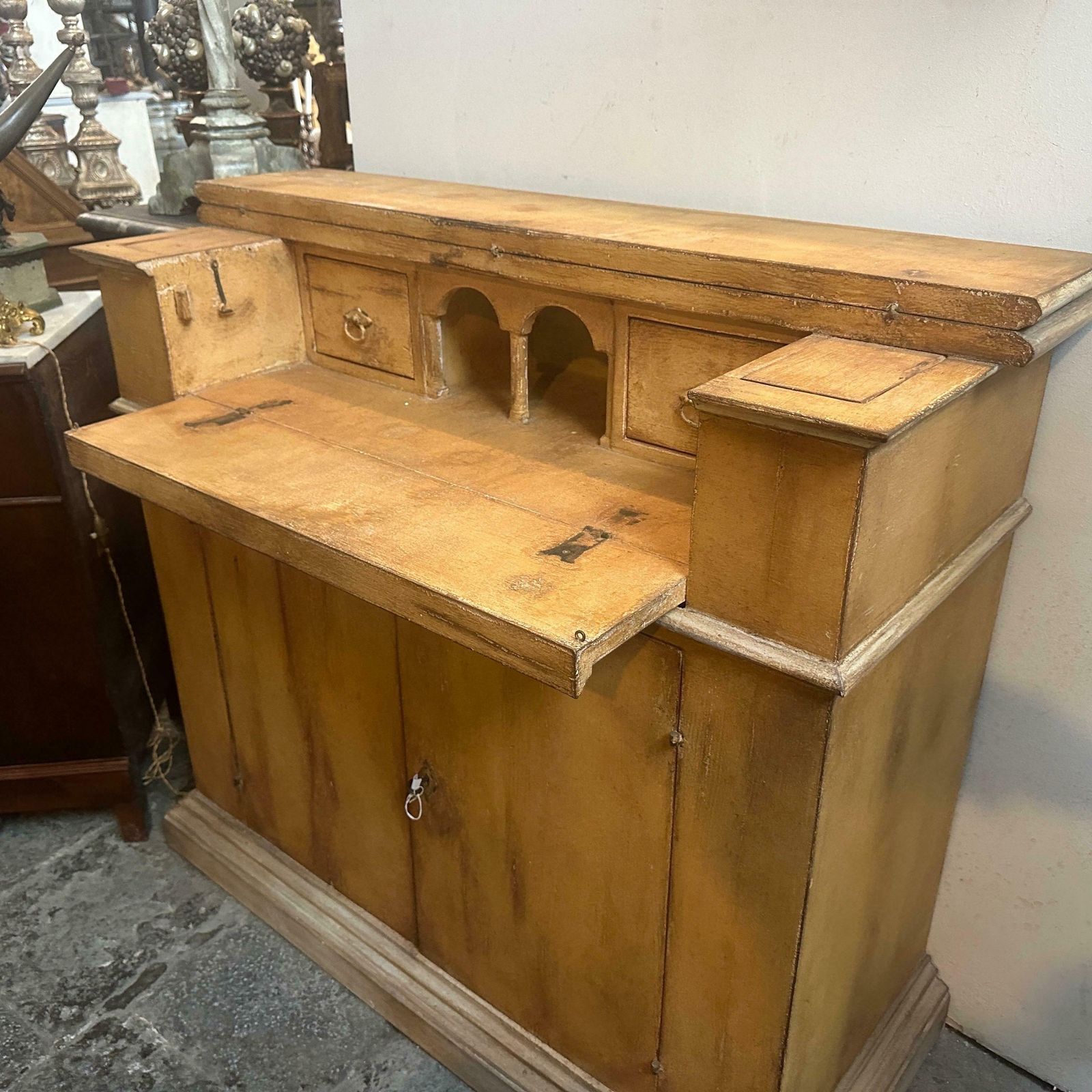 Late 19th Century Louis Philippe Orange Lacquered Wood Italian Secretaire photo vinterior