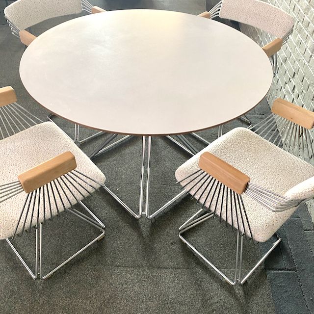 "Delta" Eetkamerset Van Rudi Verelst Voor Novalux – Aristide Bekleding photo for sale