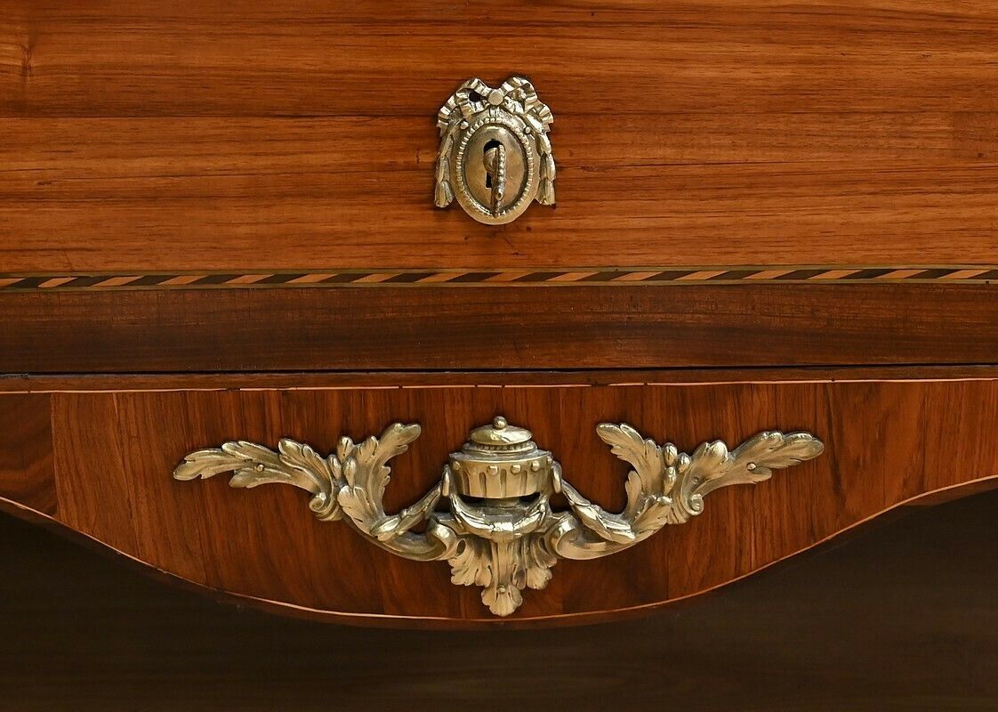 photo vintage Important Louis XVI – 18th Century Writing Chest Of Drawers