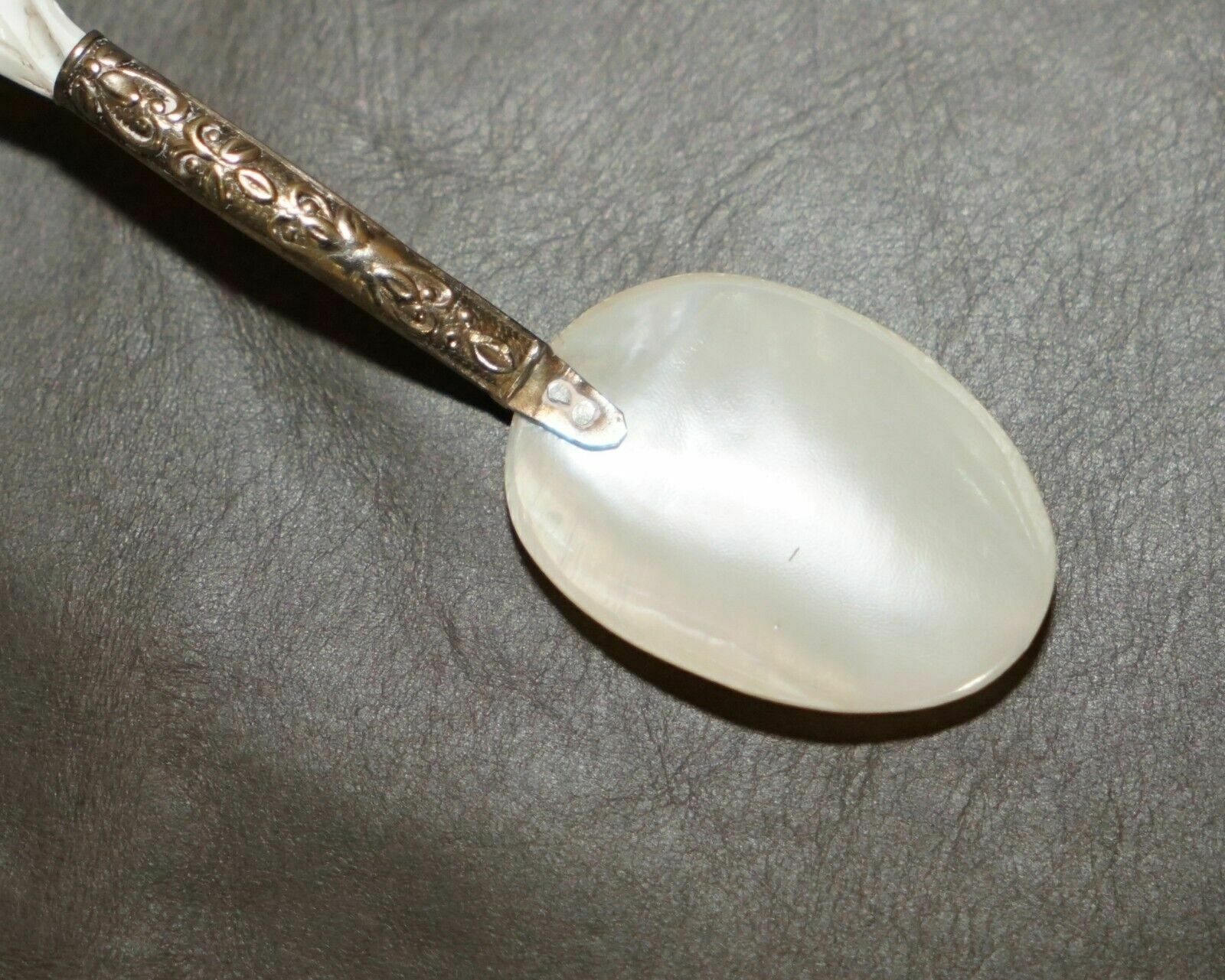 Four Antique Victorian Mother Of Pearl & Sterling Silver Tested Shell Tea Spoons photo 450.0
