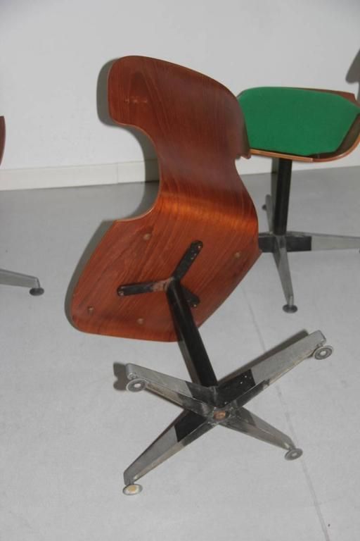 photo furniture Carlo Ratti Original Chairs Mid Century Bentwood Italian Design