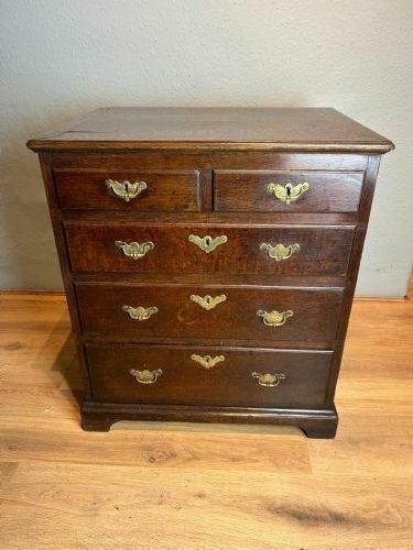 Small George 1st Oak Chest Of Drawers photo furniture