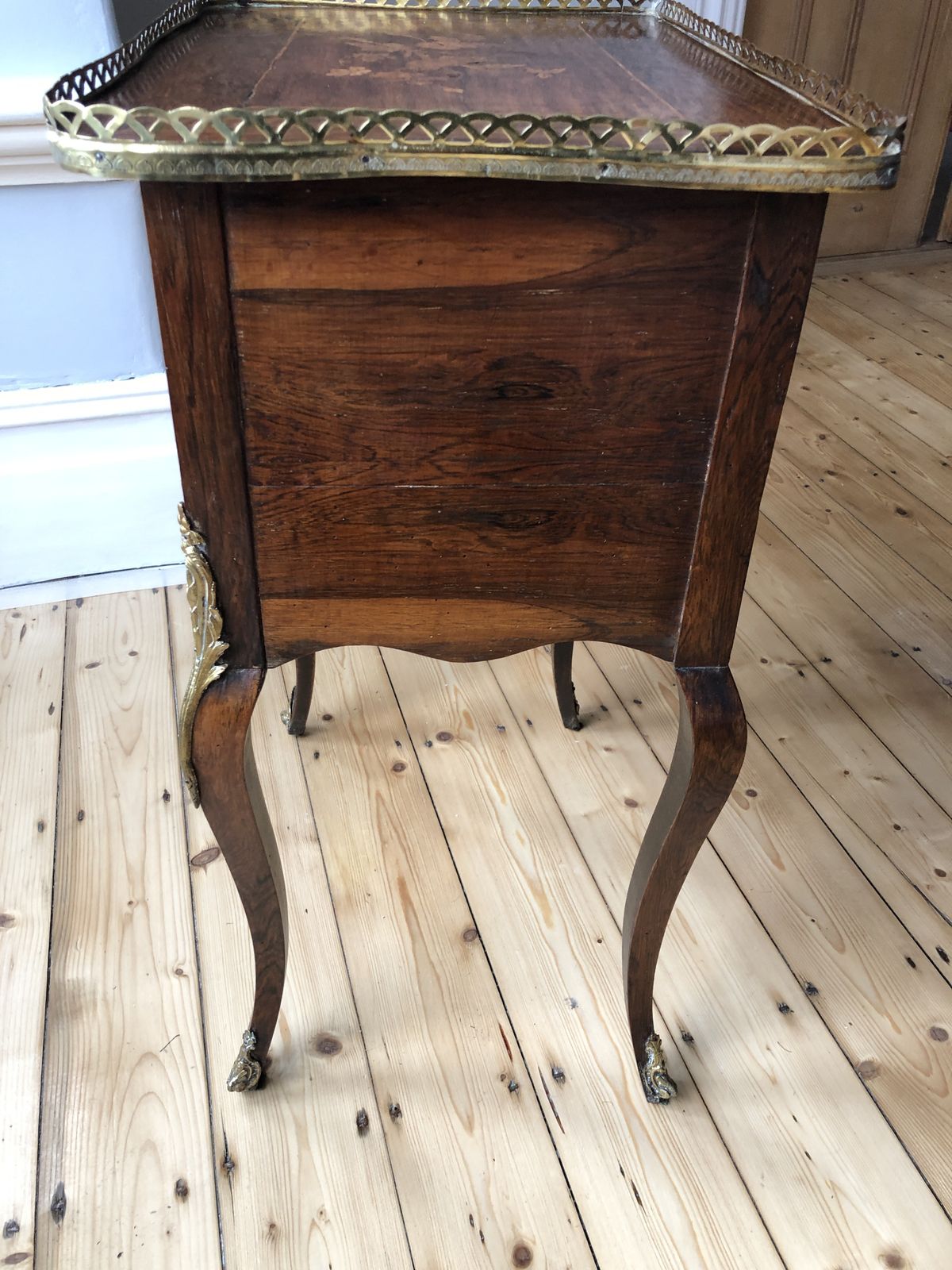 photo vinterior A Mid To Late 1800s Louisxv Style French Marquetry Side Table.
