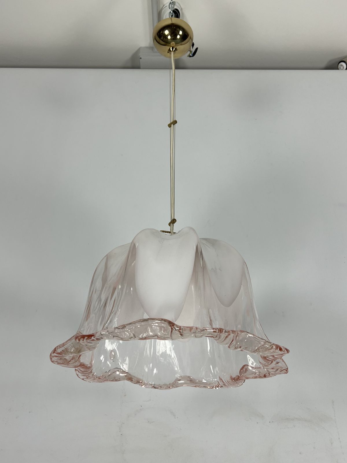 La Murrina Chandelier In Pink And White Murano Glass. Italy 1970s