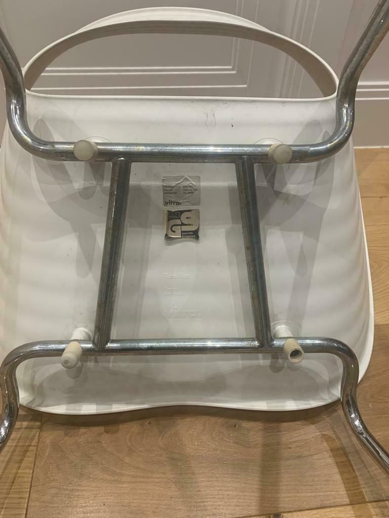 4 Vitra Tom Vac (3 White 1 Blue)   Chrome Legs photo 250.0