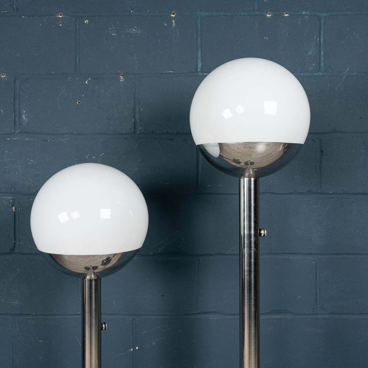 Graduated Pair Of Floor Lamps, Pia Guidetti Crippa For Luci Italia, C.1970 photo vintage