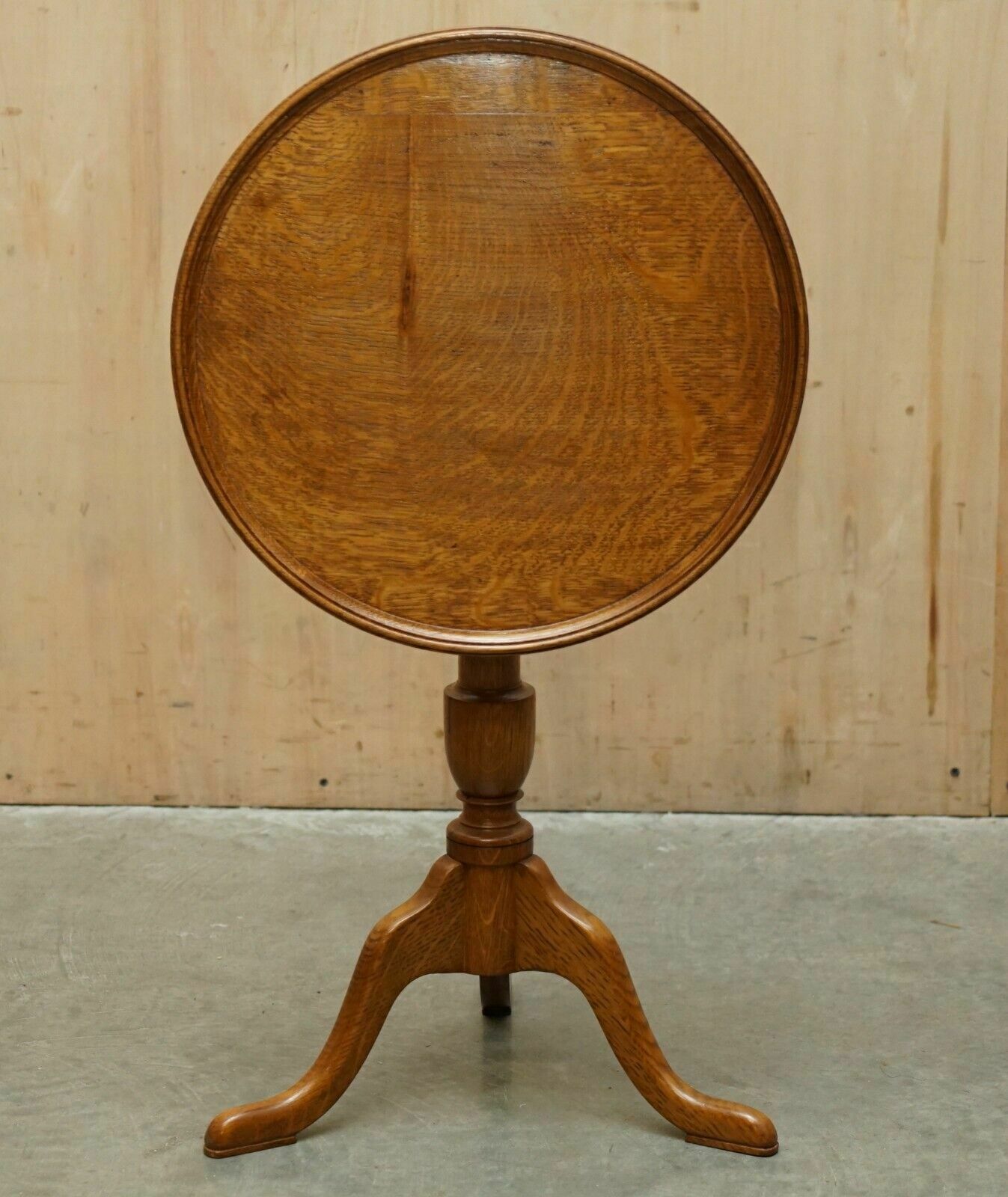 Exquisite Cira 1840 Antique Tiger Oak Cut Side End Lamp Tilt Top Tripod Table photo for sale