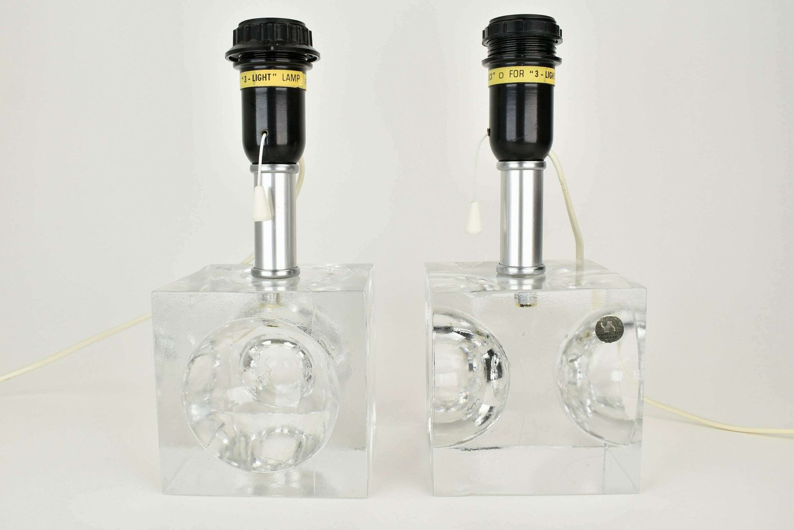 Stunning Set Of Crystal Cubic Modernist Table Lamps | Vintage Postmodern Bedside Accent Lights Mid Century Modern Clear Solid Glass Scandi photo vintage