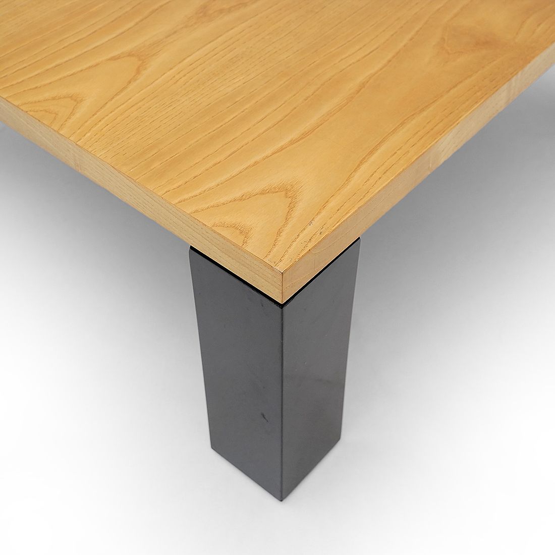 photo buy “Eretteo” Square Coffee Table By Orni Halloween For Artemide, 1970s
