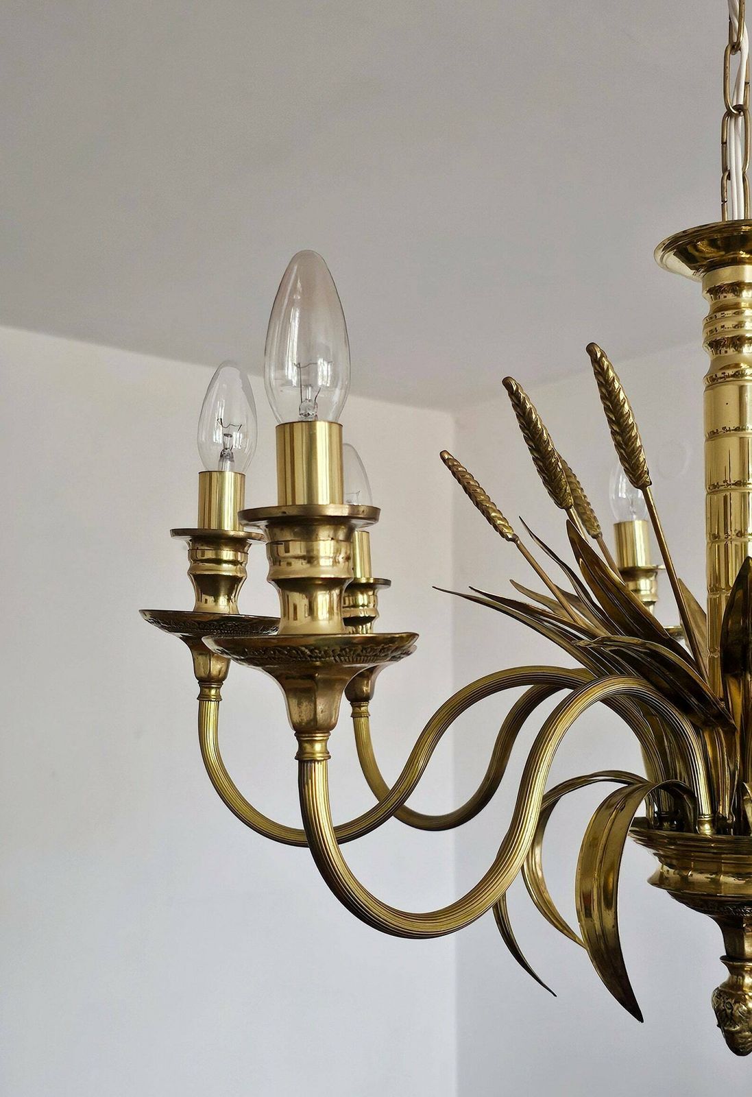 Large Hollywood Regency 8 Arm Chandelier With Golden Ears Of Wheat // Made In France In 1970s photo vintage
