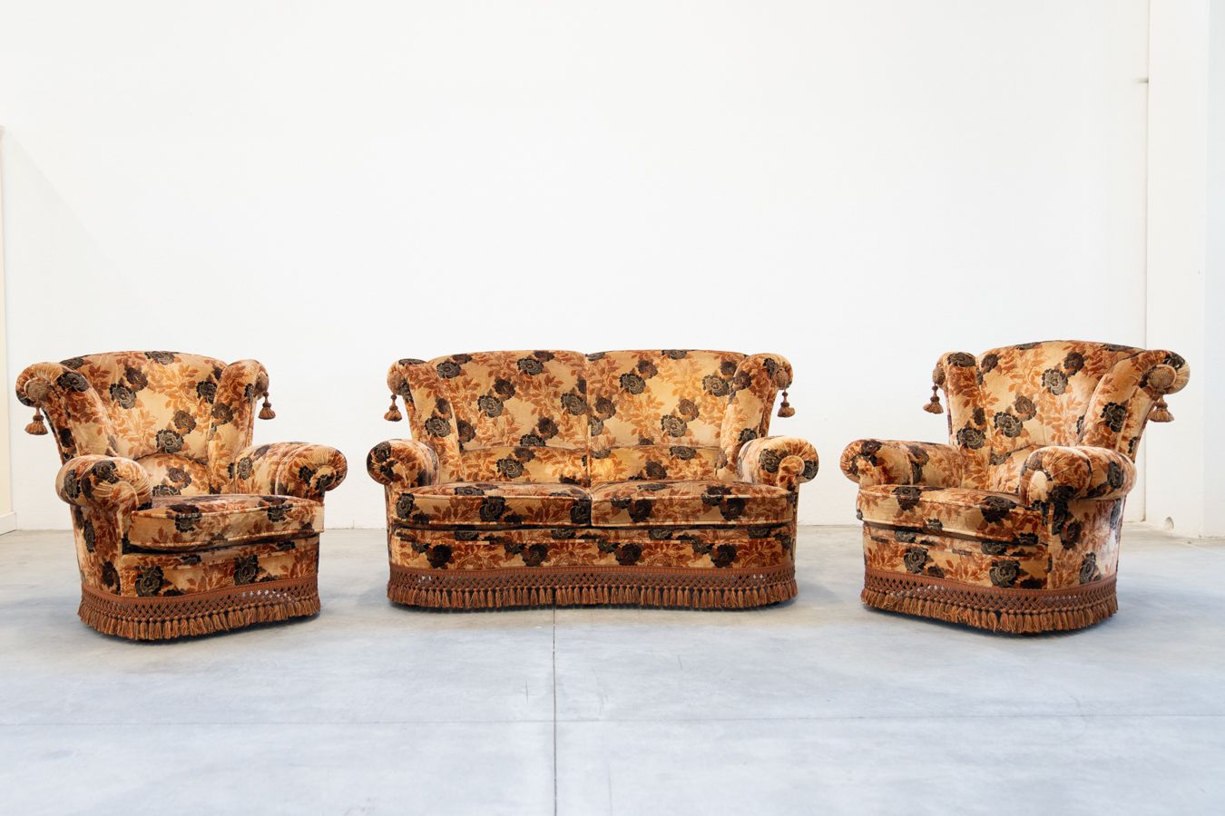 Small Lounge Composed Of A 3 Seater Sofa And 2 Armchairs, 1970s Baroque Style.